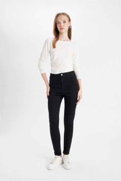 Rebeca Skinny Fit Normal Waist Jeans