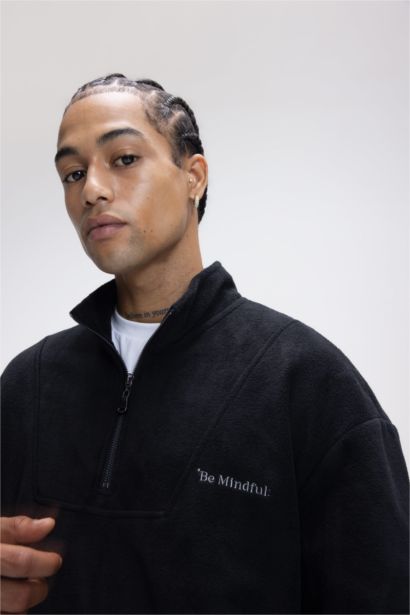 Comfort Regular Fit Rahat Kalıp Fermuarlı Dik Yaka Baskılı Polar Sweatshirt