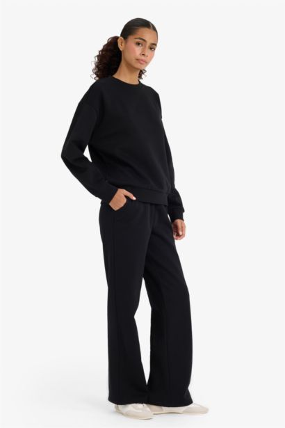 Толстые спортивные брюки Straight Fit Basic с карманами и из материала для свитшотов