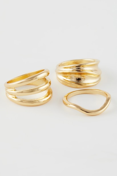 Woman 3 Piece Gold Rings