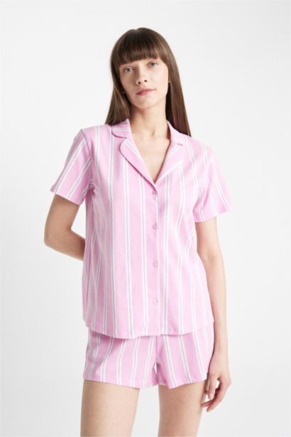 Pijama Takımı Çizgili Kısa Kollu Pijama Üstü Beli Lastikli Şortlu PijamaAltı-Fall in Love