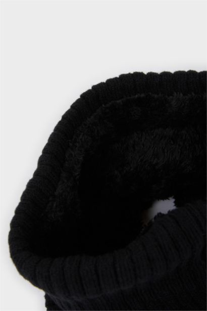 Man Lined Neck Scarf