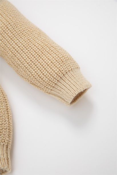 بلوفر بناتي قصة عادية برقبة مستديرة