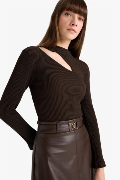 Обтягивающая футболка с длинными рукавами и круглым вырезом