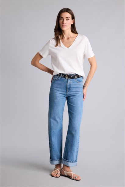 تيشيرت نص كم قصة عادية وياقة V