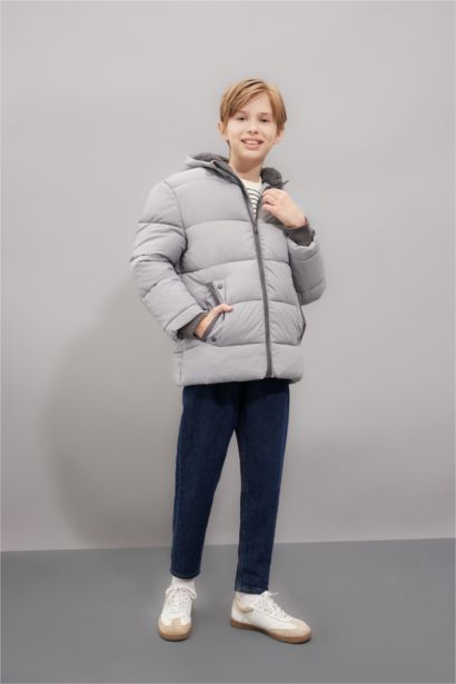 Boy Waterproof Hooded Pocketed Plush Lined Puffer Jacket