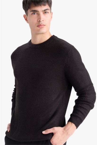 Pull en tricot texturé à col rond Coupe standard