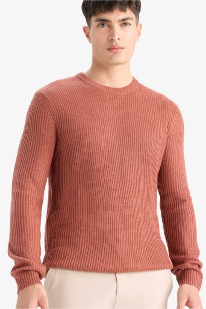 Pull en tricot texturé à col rond Coupe standard