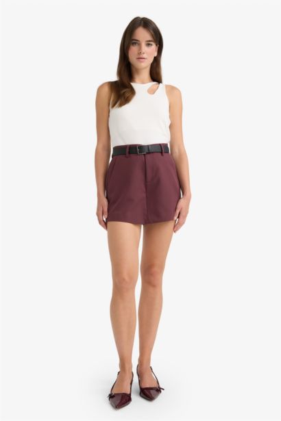 Юбка-шорты с высокой талией, прямыми штанинами и ремнем
