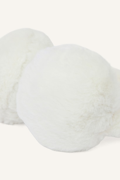 Woman earmuff