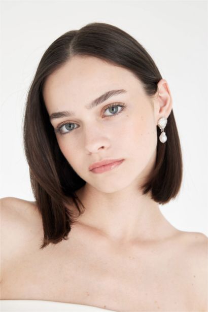 حلق نسائي باللؤلؤ