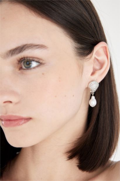 حلق نسائي باللؤلؤ