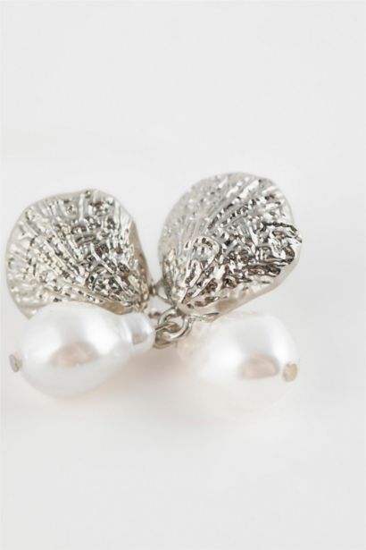 حلق نسائي باللؤلؤ