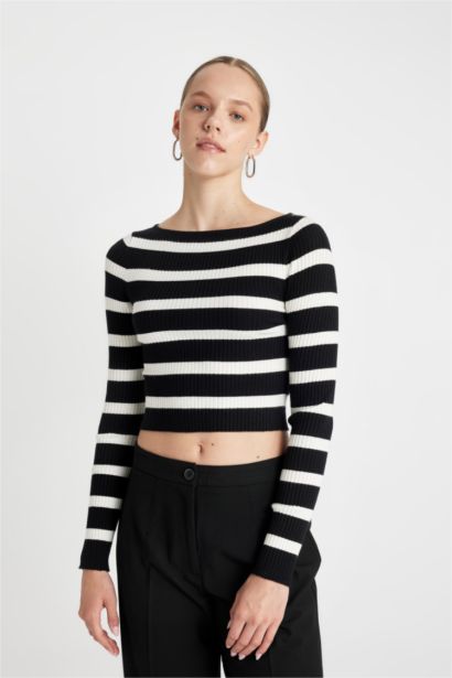 Slim Fit Dar Kesim Çizgili Kayık Yaka Triko Kazak