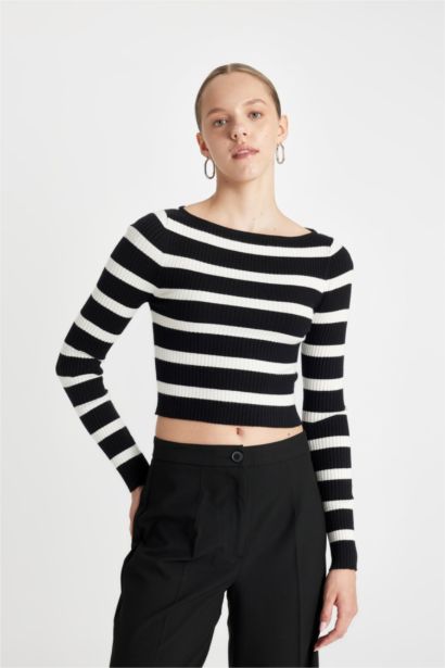 Slim Fit Dar Kesim Çizgili Kayık Yaka Triko Kazak