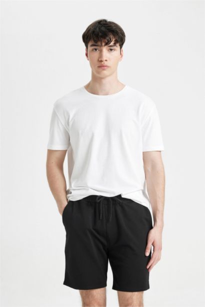 Short Slim à Jambe Droite