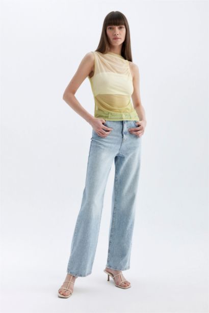 Slim Fit Scoop Neck Sleeveless Tulle Blouse