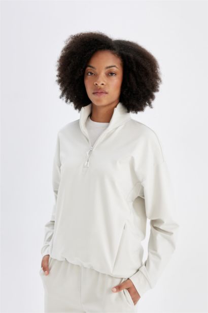 سويت شيرت رياضي قصة فضفاضة بياقة عالية