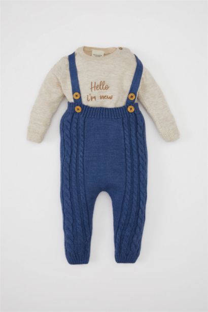 Ensemble pour Bébé Fille: Pull en tricot à col rond avec broderie et salopette en tricot avec bretelles ajustables