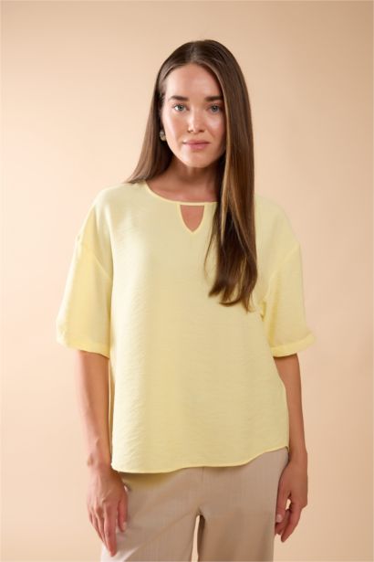 Regular Fit Round Collar Short Sleeve Blouse