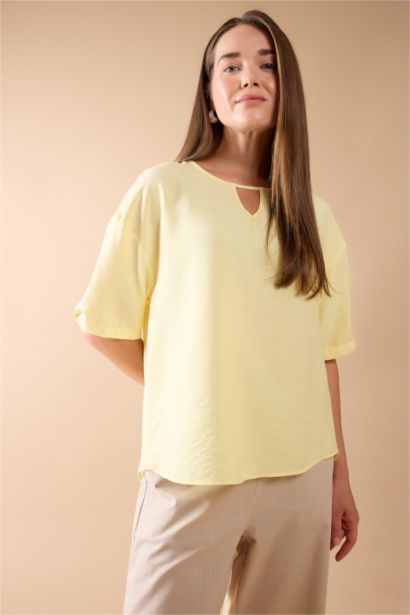Regular Fit Round Collar Short Sleeve Blouse