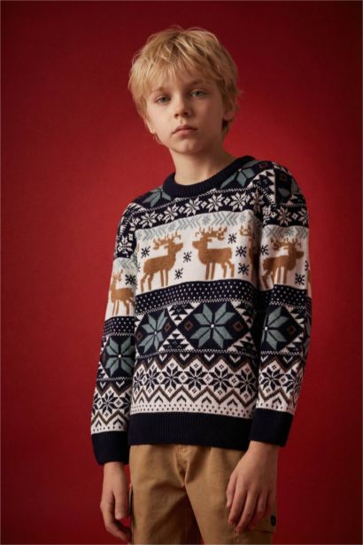 بلوفر تريكو قصة عادية برقبة مستديرة