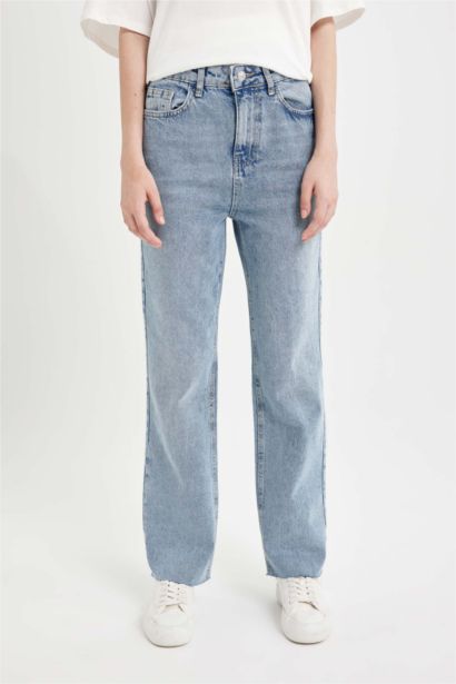 Pantalon en jean taille haute à coupe droite et a effet délavé