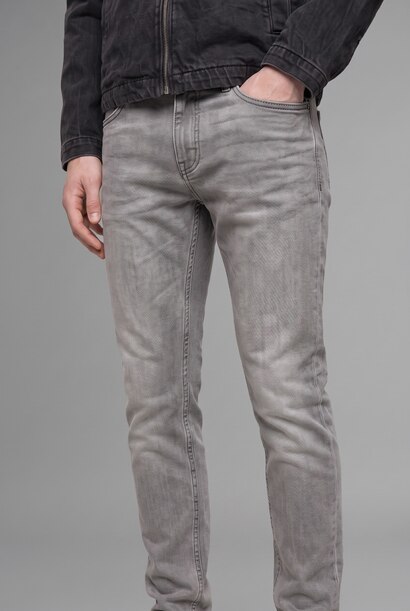 Pedro Slim Fit Super Skinny Hem Jeans