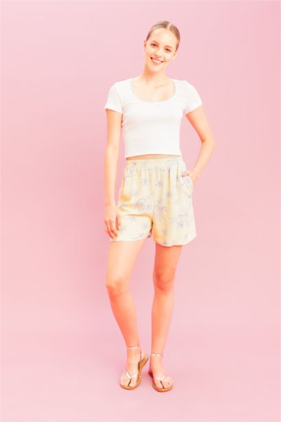 Regular Fit Linen Blended Flower Normal Waist Shorts