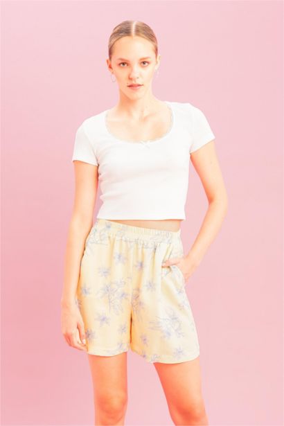 Fitted U Neck Short Sleeveless T-Shirt