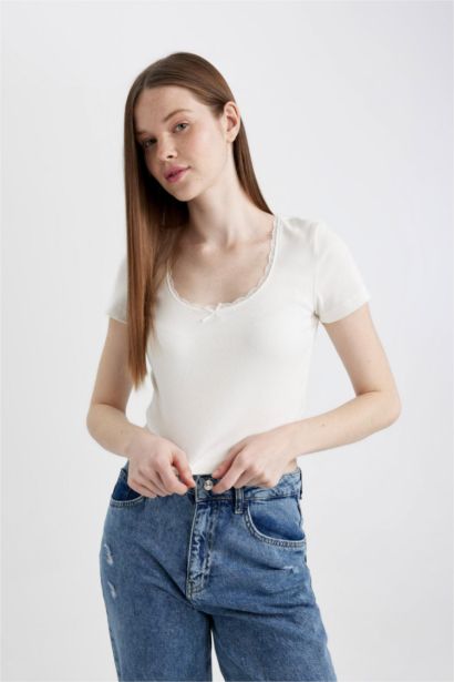 Fitted U Neck Short Sleeveless T-Shirt