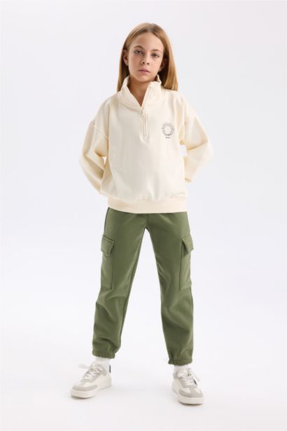 سويت شيرت بناتي بطبعة شعار قصة مريحة برقبة بسحاب