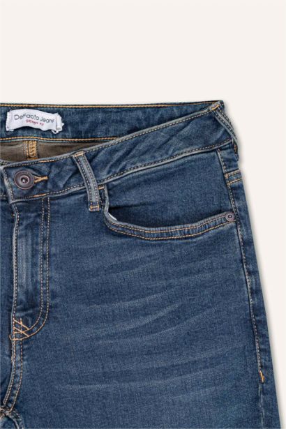 Jean Coupe skinny à taille normale et jambe étroites