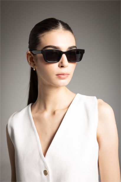 Woman Rectangular Sunglasses