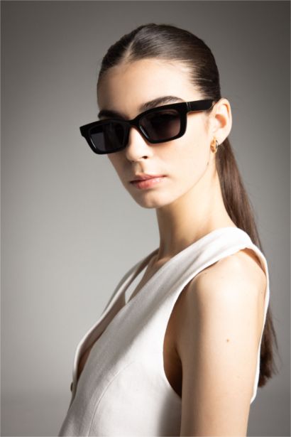 Woman Rectangular Sunglasses