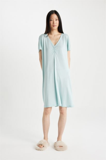 V Yaka Viskon Kısa Kollu Gecelik-Fall in Love