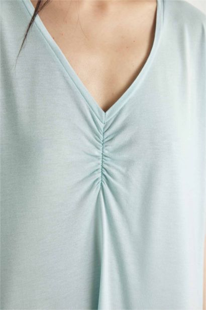 V Yaka Viskon Kısa Kollu Gecelik-Fall in Love