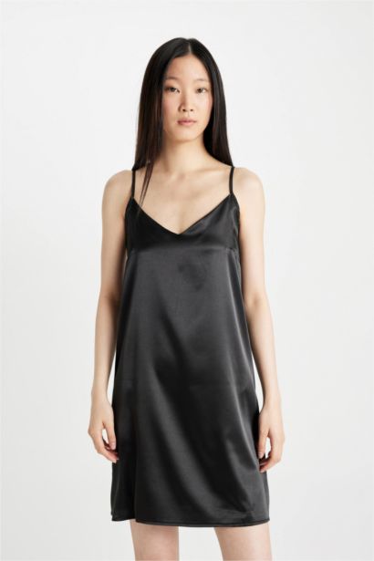 Fall in Love Regular Fit V-Neck Satin Strap Nightgown