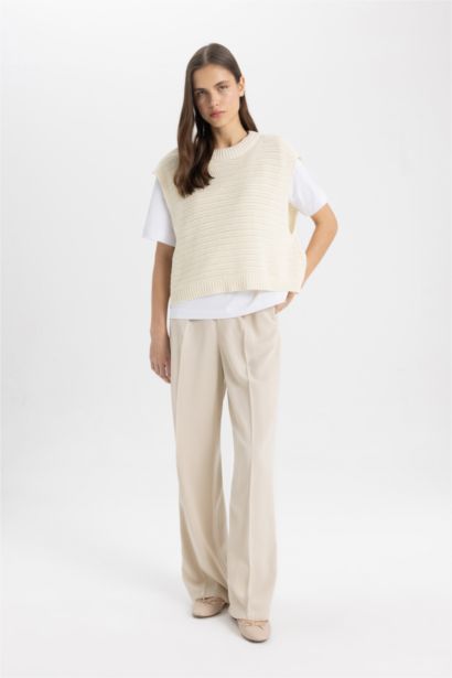 Fitted Crew Neck Vest