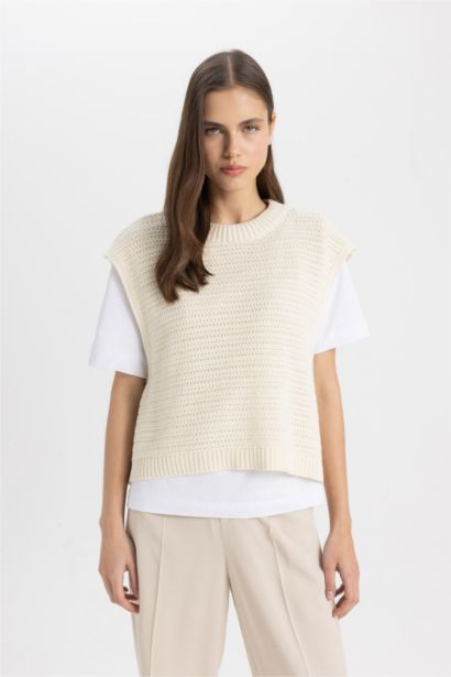 Fitted Crew Neck Vest