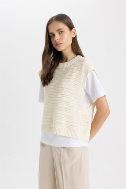 Fitted Crew Neck Vest