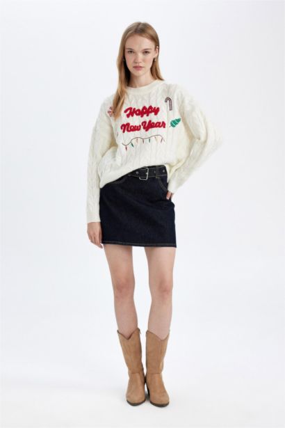 Christmas Themed Crew Neck Patterned Pullover