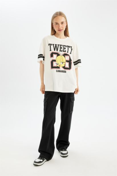 Looney Tunes Oversize Fit Crew Neck Short Sleeve T-Shirt