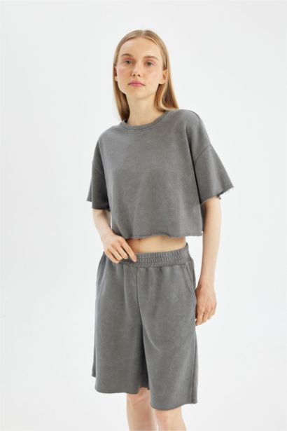 تيشيرت نص ردن قماش سميك قصة فضفاضة