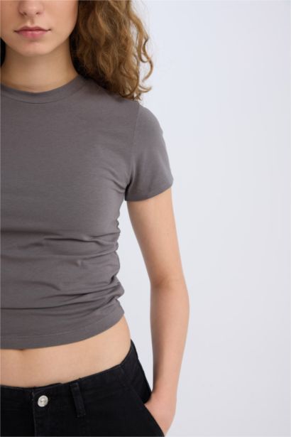 Fitted Crew Neck Short Sleeve T-Shirt