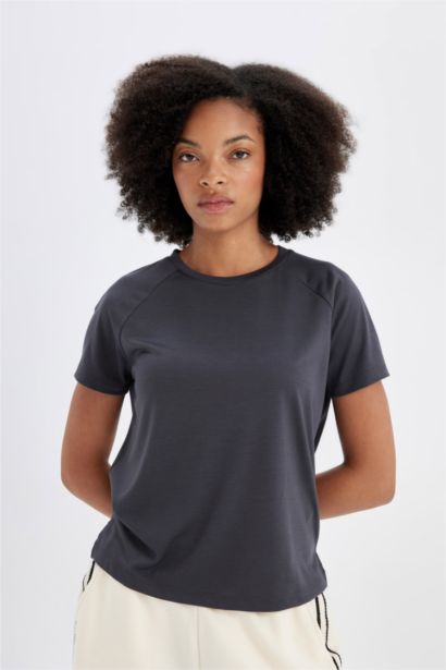 تيشيرت نص كم كروب توب نسيج مشروط برقبة مستديرة