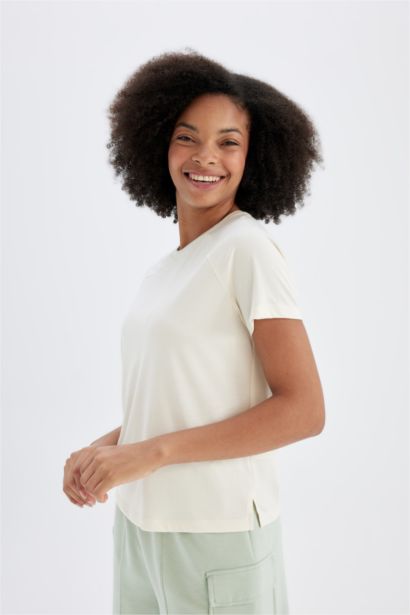 DeFactoFit Crop Bisiklet Yaka Sporcu Modal Kısa Kollu Tişört