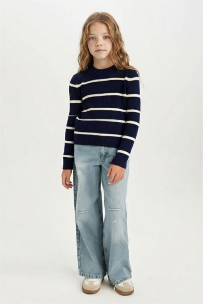 بلوفر سليم فيت برقبة مستديرة