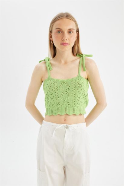 Slim Fit Square Collar Strap Crochet Crop Top
