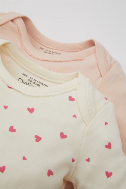 سالوبيت بيبي بناتي حديثي الولادة بطبعة قلب - قطعتين